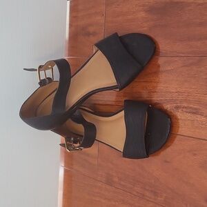 Naturalizer Leather Sandles - Size 9